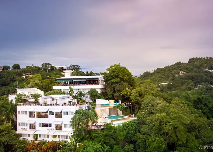 Central hotel: Gaia Hotel & Reserve- Adults Only
