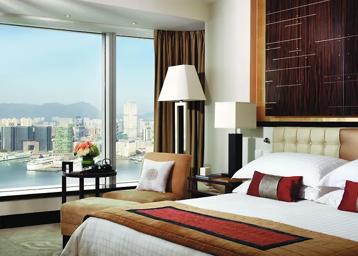 Ski hotel: Four Seasons Hotel Hong Kong
