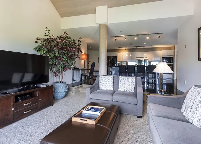 Beach hotel: The Ironwood On Blueberry Hill