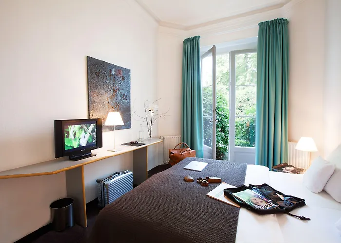 Luxury hotel only: Aussen Alster Hotel