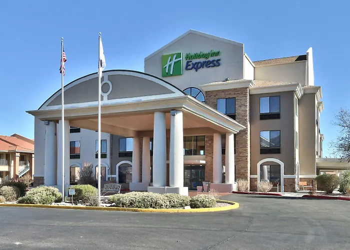 Hotel with Tennis: Holiday Inn Express Socorro By Ihg