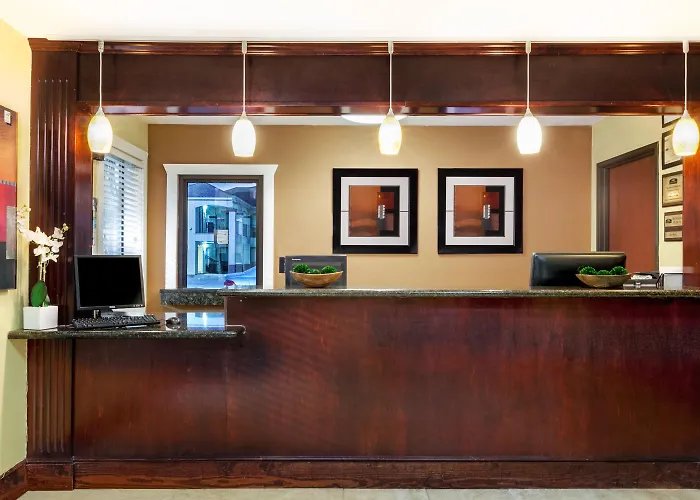 Howard Johnson By Wyndham