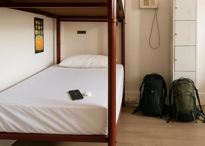 Hostel: Ozi Inn Backpackers - Perth -Valid International Passport Required