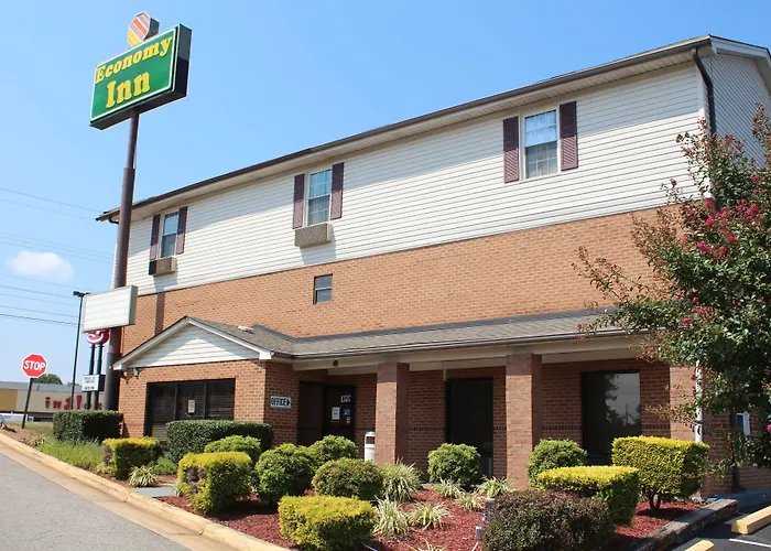 Cheap hotel: Economy Inn - Statesville