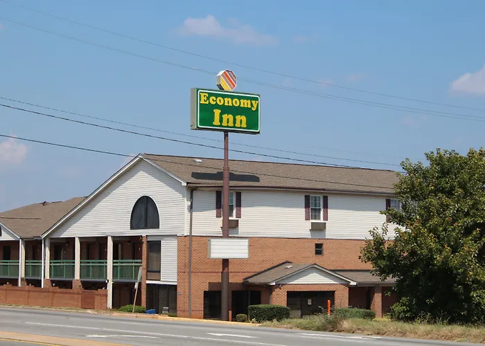 Cheap hotel: Economy Inn - Statesville