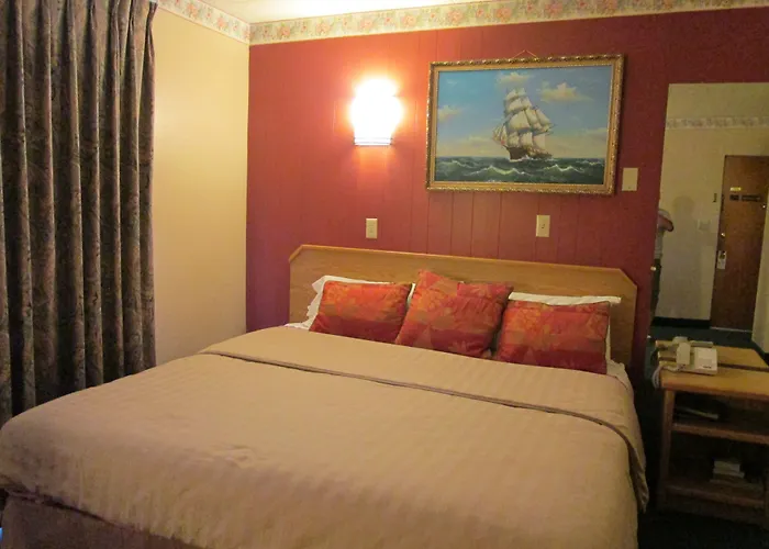 Motel: Townhouse Motel