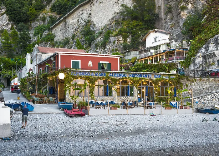 Albergo centrale: Hotel Alfonso A Mare