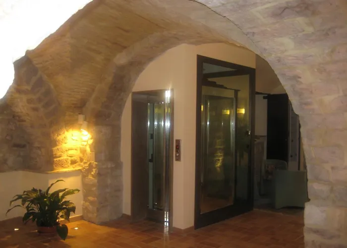 Hotel sulla spiaggia: Albergo La Rocca