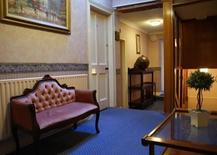 Hotel céntrico: Wards Hotel