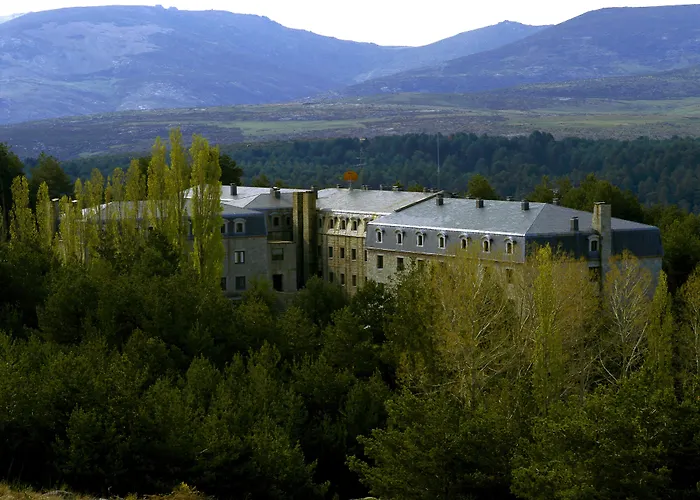  Parador De Gredos