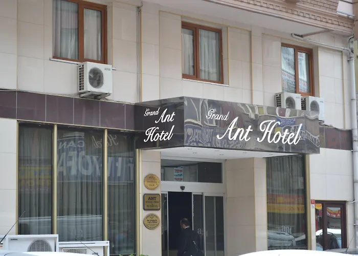 Grand Ant