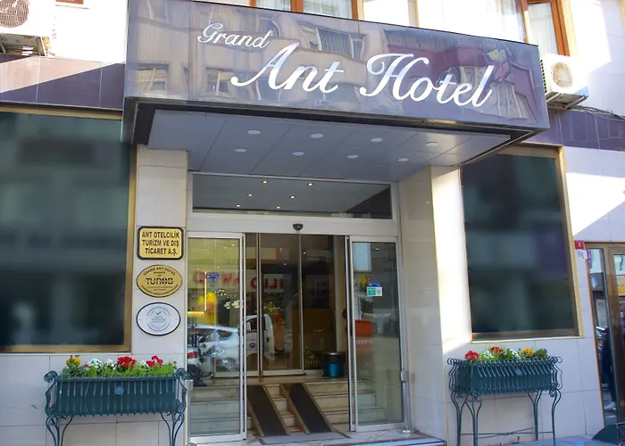 Grand Ant