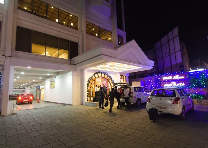 Luxury hotel only: Abad Plaza