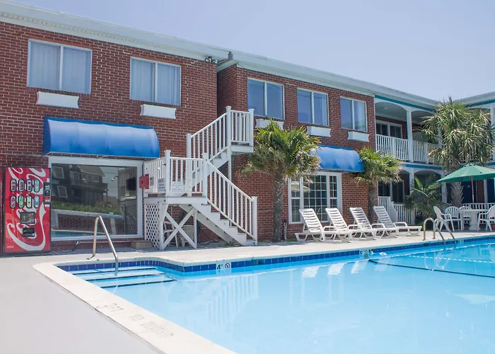 Pet Friendly hotel: Colonial Inn