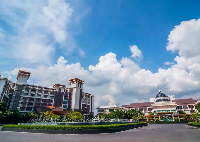 Resort: Summit Windmill Golf Suite Hotel At Suvarnabhumi