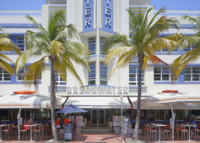 Hotel Breakwater South Beach