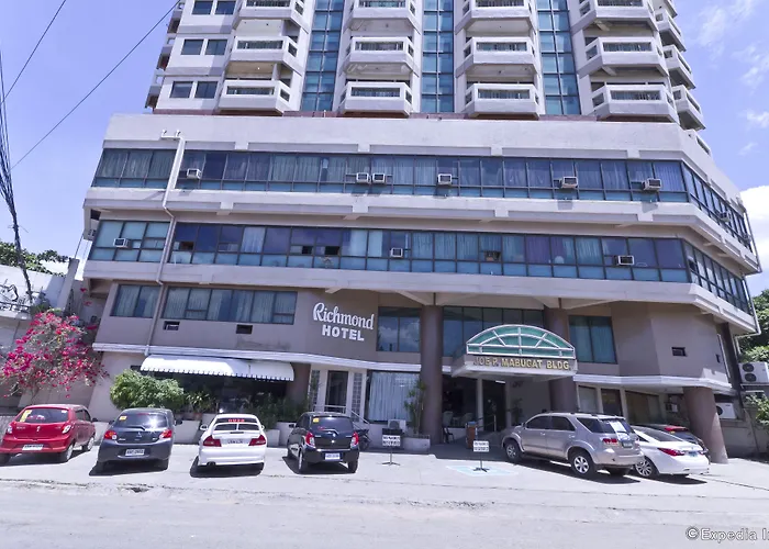 Beach hotel: Richmond Plaza Hotel