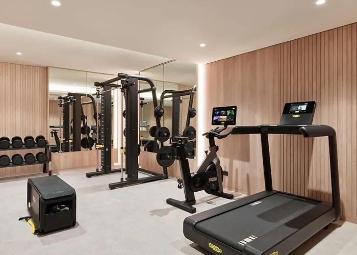 Cheap hotel: The Clarence Hotel Sydney