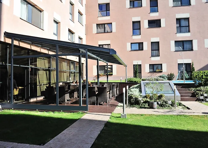 Melrose Apartments