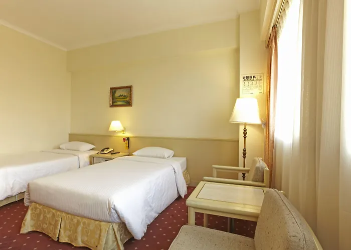 Zentrales Hotel: Emperor Hotel