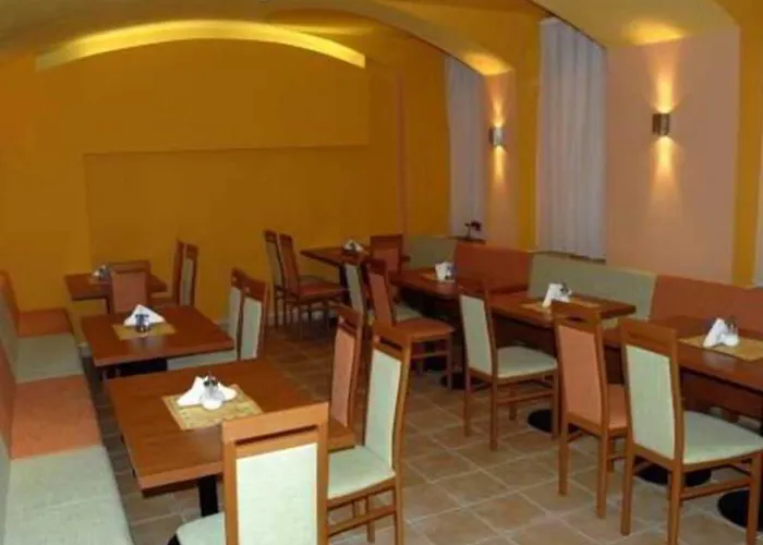 Cheap hotel: City Central De Luxe