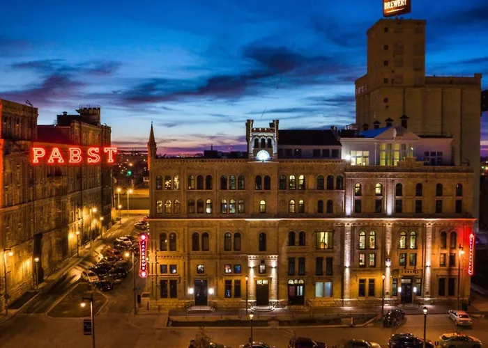 Brewhouse Inn And Suites