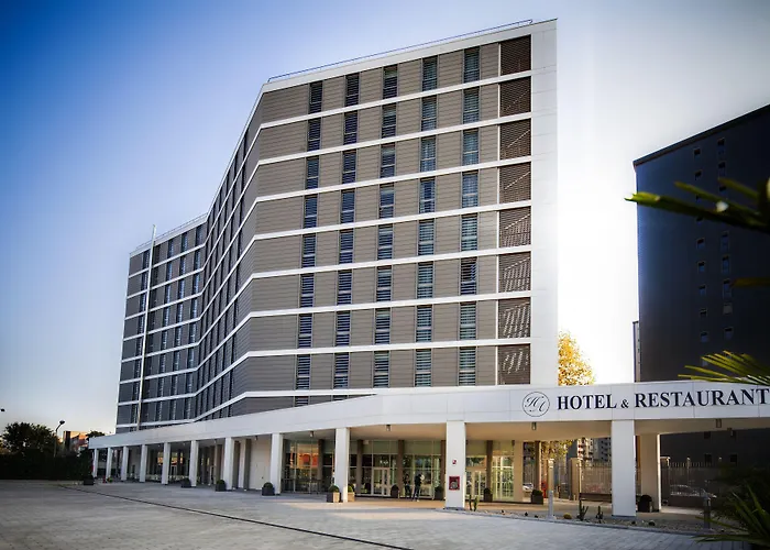 Hotel sulla spiaggia: Hotel degli Arcimboldi