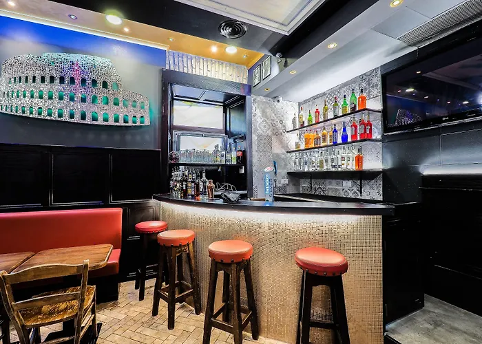 Lodge: Alessandro Palace & Bar