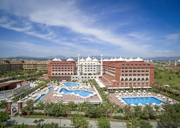 Royal Taj Mahal Hotel