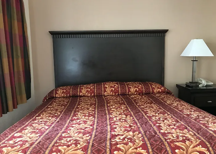 Motel: Townhouse Motel