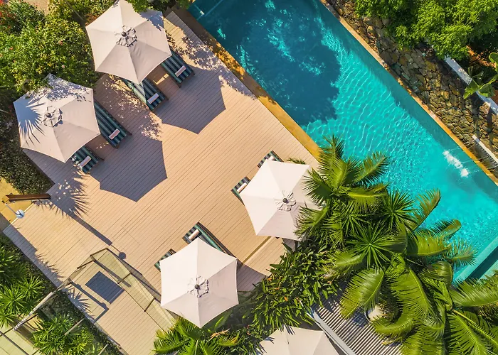 Apart hotel: Bayview Beachfront Apartments, In Town Right On The Beach