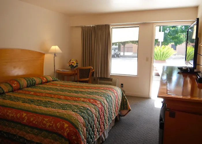 Motel: Colusa Riverside Inn