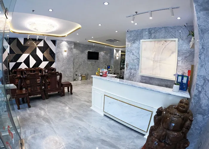 Airport Hotel: Dinh Phat Hotel