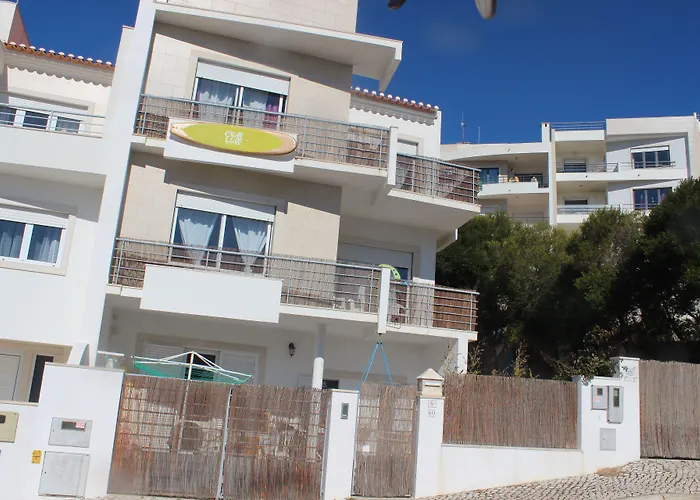 Ericeira Chill Hill & Private Rooms