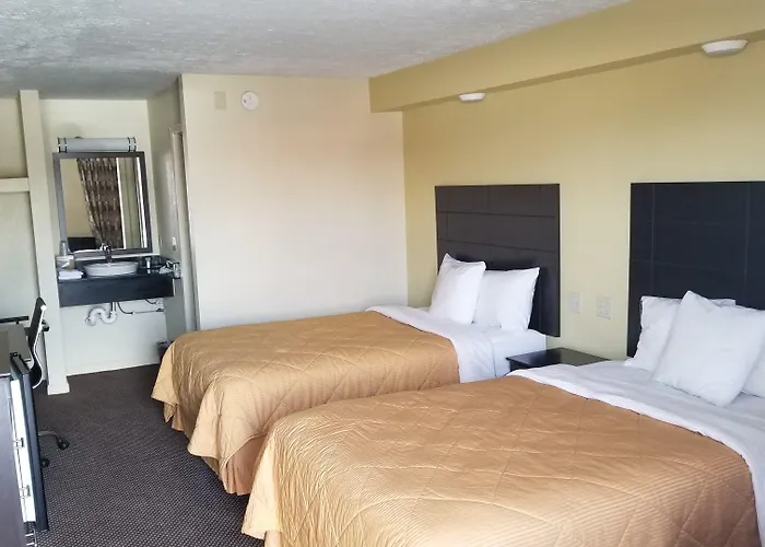 Cheap hotel: Greenfield Inn