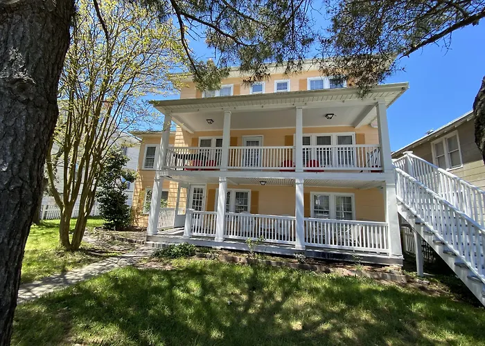 Beach hotel: Nock Apartments