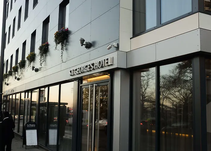 Family Hotel: St George'S Hotel - Wembley