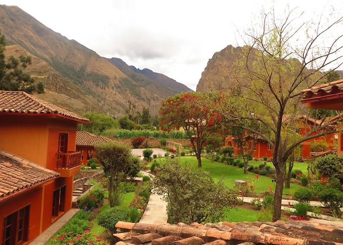 Hotel with view: Hotel Pakaritampu