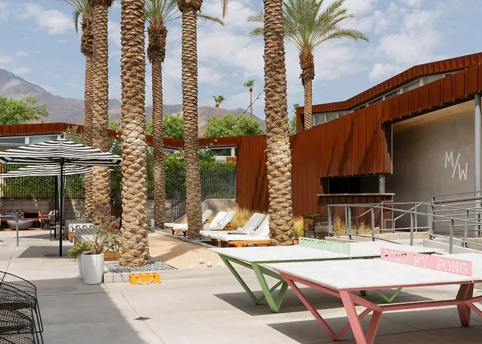 Hot Tub in Room Arrive Palm Springs - Adults Only