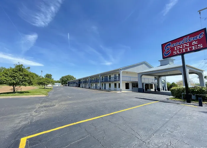 Motel: Excellent Inn & Suites