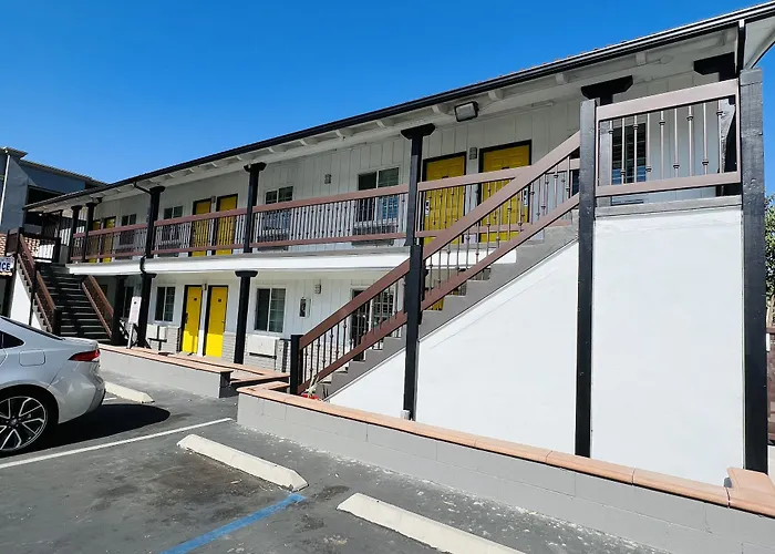 Motel: Escondido Inn