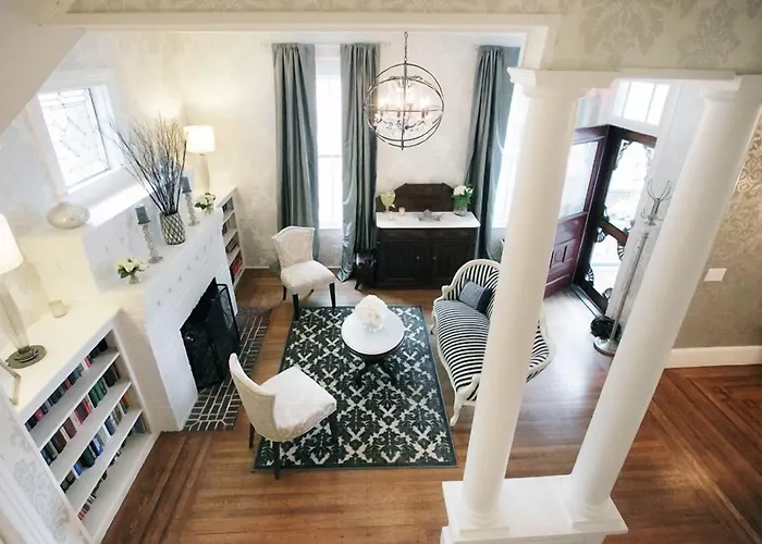 Resort: The Harrison Inn