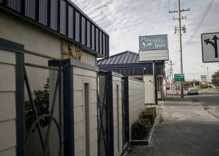 Dog friendly hotels Pacific Inn