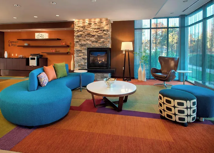 3 star hotel: Fairfield Inn & Suites By Marriott Syracuse Carrier Circle