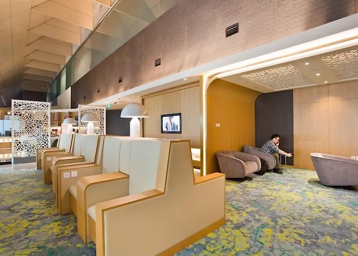 Airport Hotel: Ambassador Transit Lounge Terminal 2