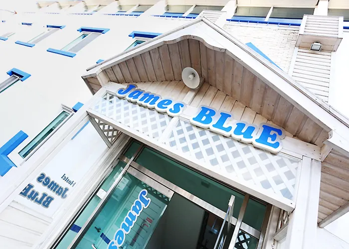 Cheap hotel: James Blue Hostel