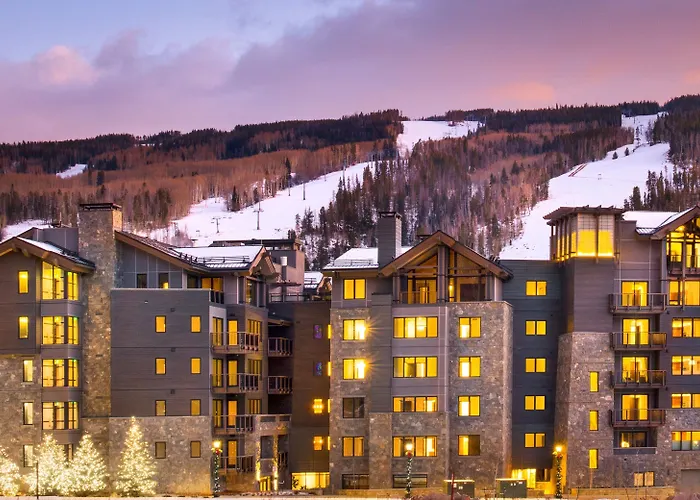 Hotel with pool: The Lion