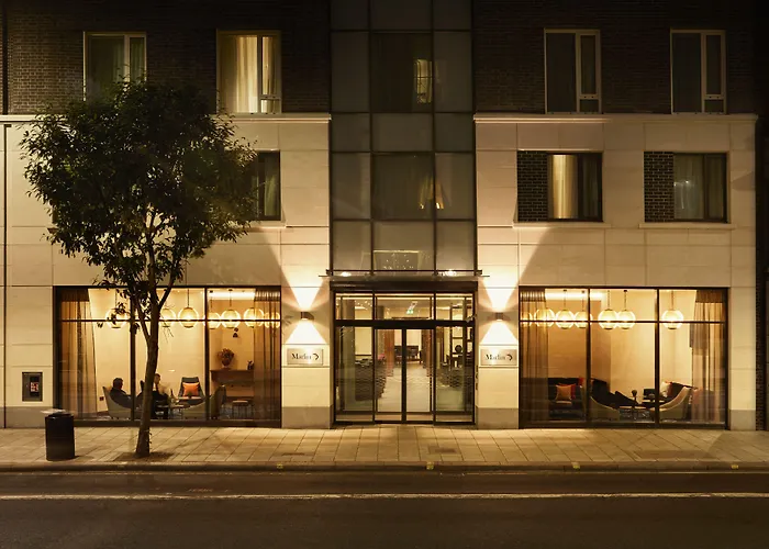 Central hotel: Marlin Waterloo