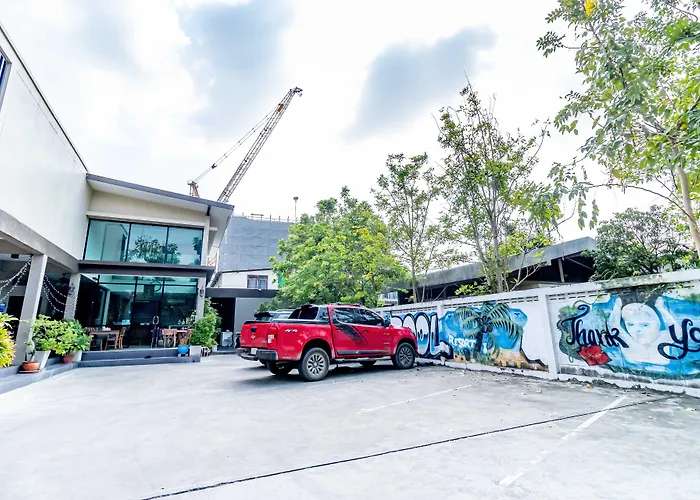 Resort: The Pool Resort