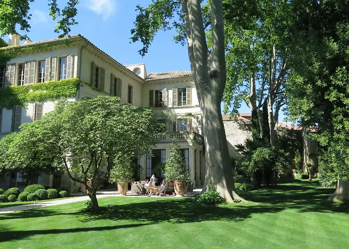 Luxury hotel only: La Divine Comedie